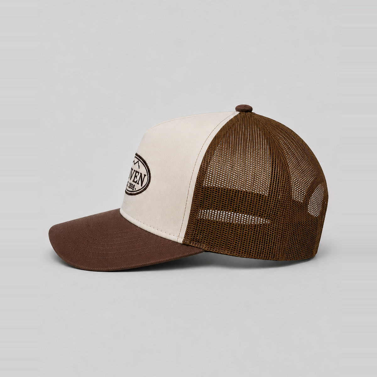 ROVEN Cap in Braun, von der Seite
