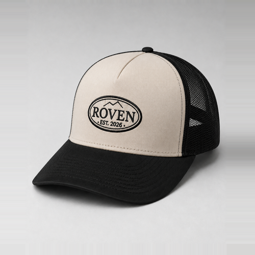 ROVEN Cap in Schwarz, schräg von vorn
